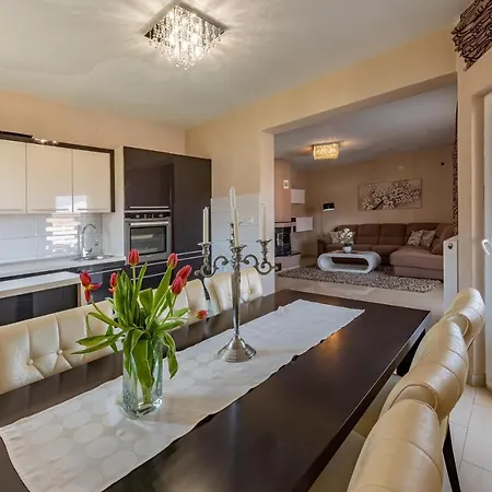 House Karla Villa
