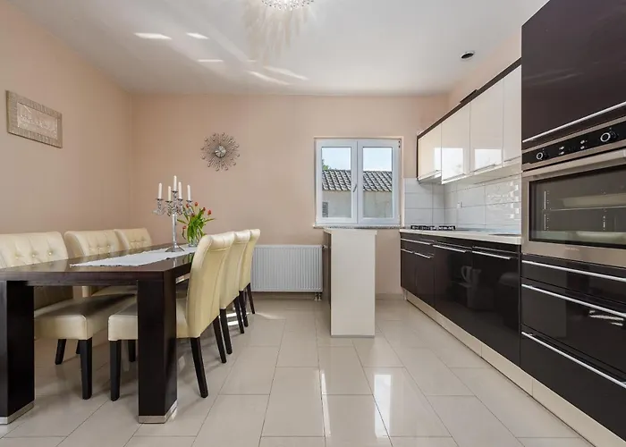 Вилла House Karla